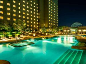 ホテルイースト２１のプール画像