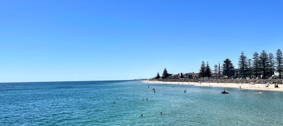 オーストラリアのビーチ （アデレードのブライトンビーチ）